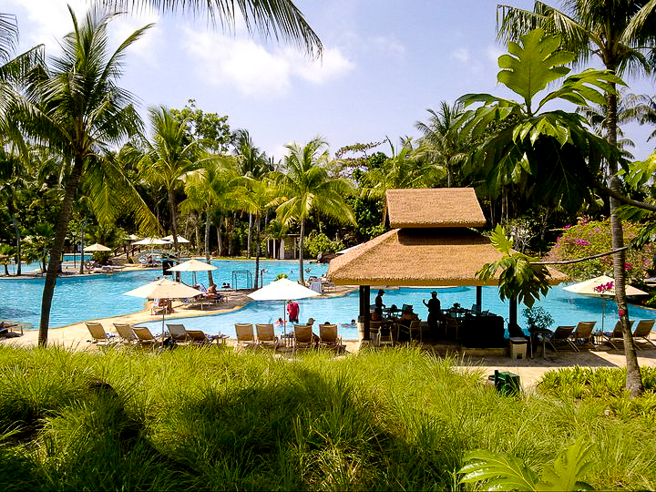 Bintan Lagoon Resort pool