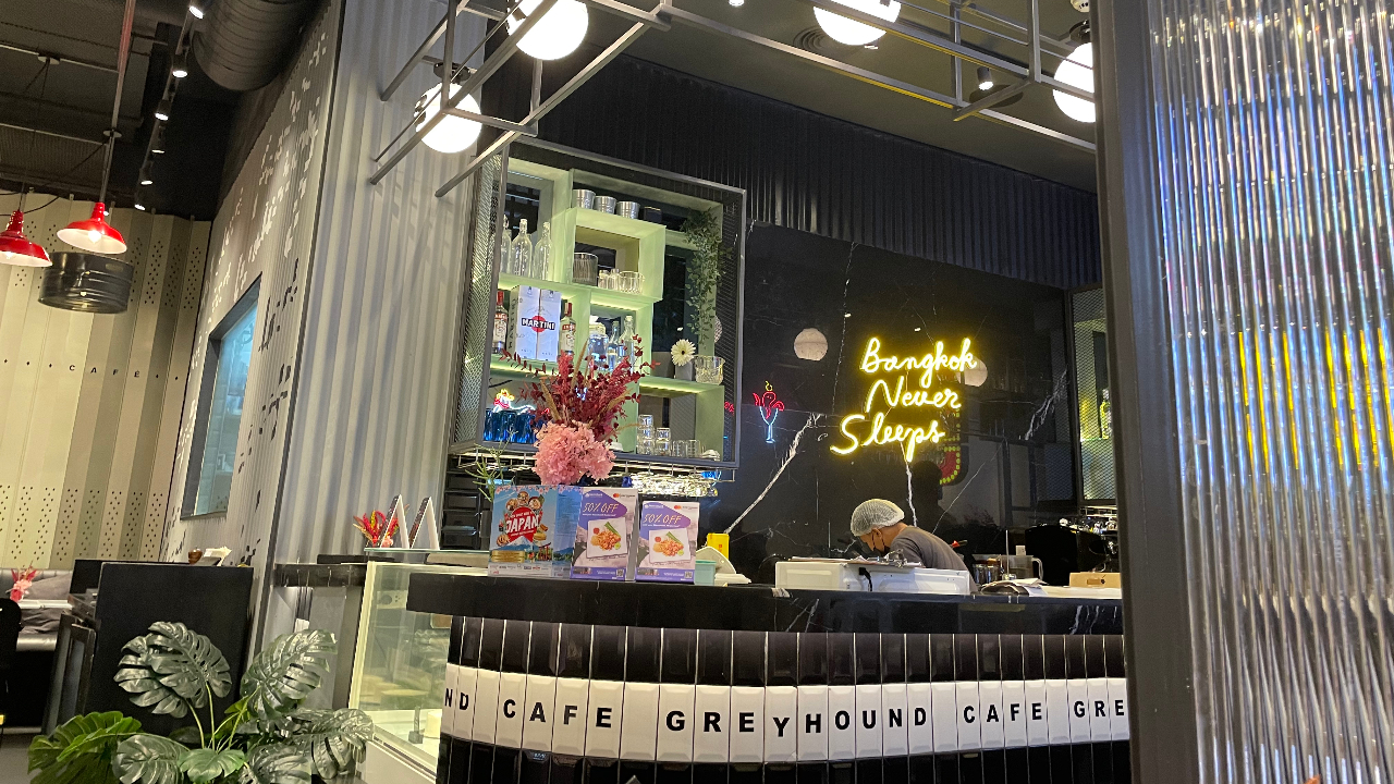 Greyhound Cafe Bar Area SM Aura